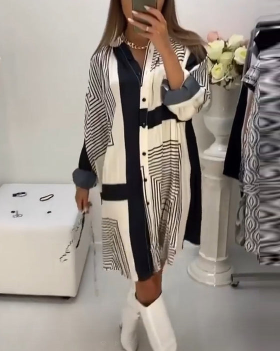 Kjole med knapper og trykk