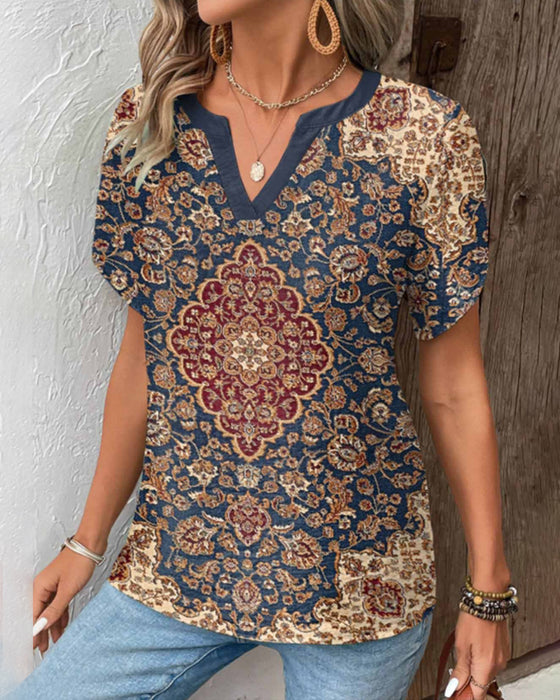 Topp med korte ermer og retrostil