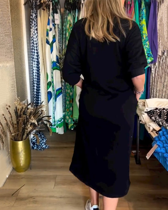 Ensfarget kjole med rund hals