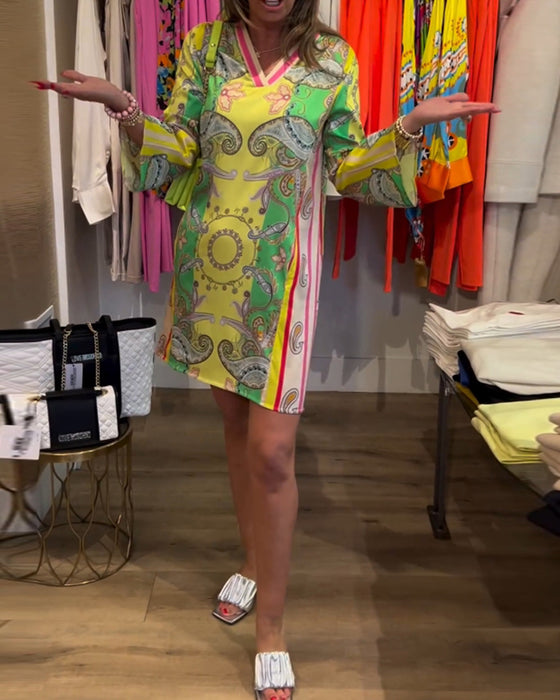 Kjoler med fargeblokkering og trykk og løs passform