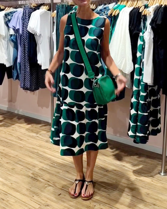 Kjole uten ermer med rund hals og trykk