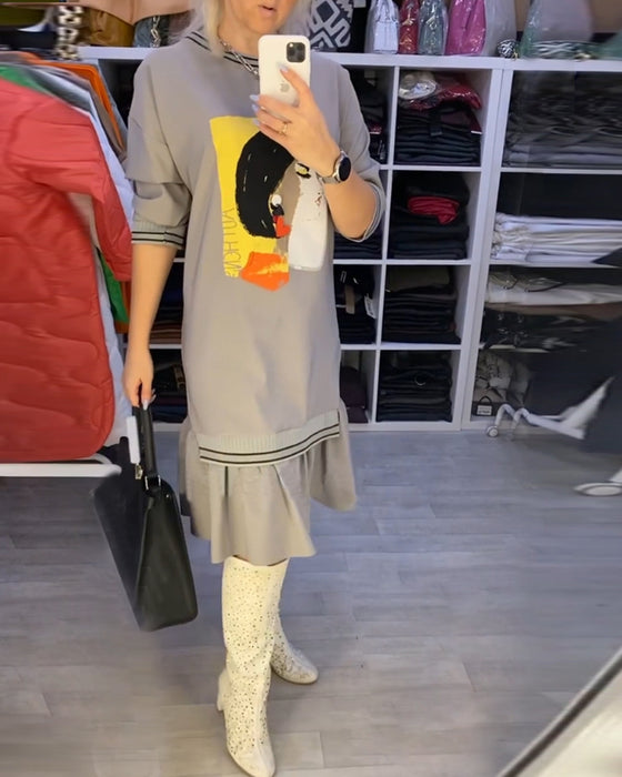 Shiftkjole med portrett og lange ermer