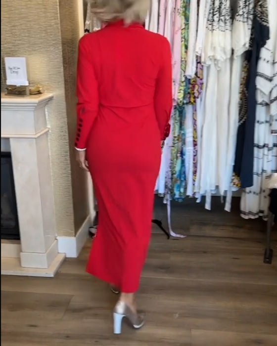 Ensfarget elegant kjole med splitt