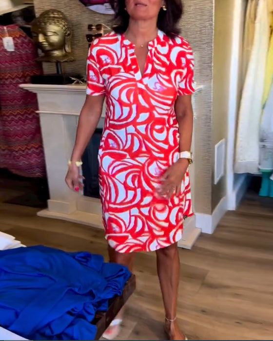 Uformell kjole med korte ermer og trykk