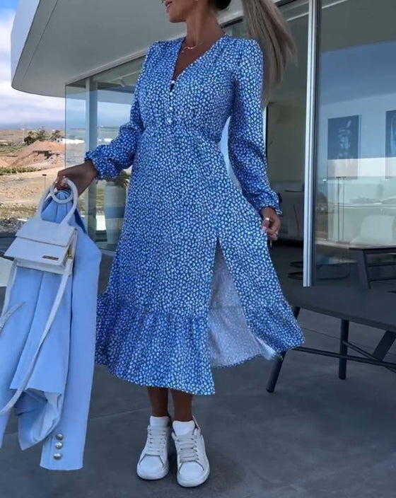 Blomstret patchworkkjole med V-hals